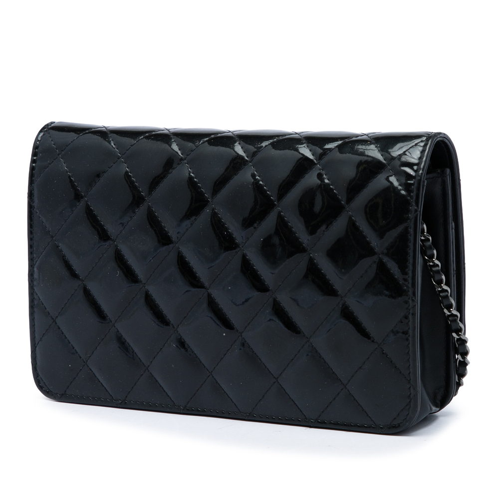 Pre-Loved Chanel Quilted Patent Golden Class Wallet on Chain - Picture 2 of 6